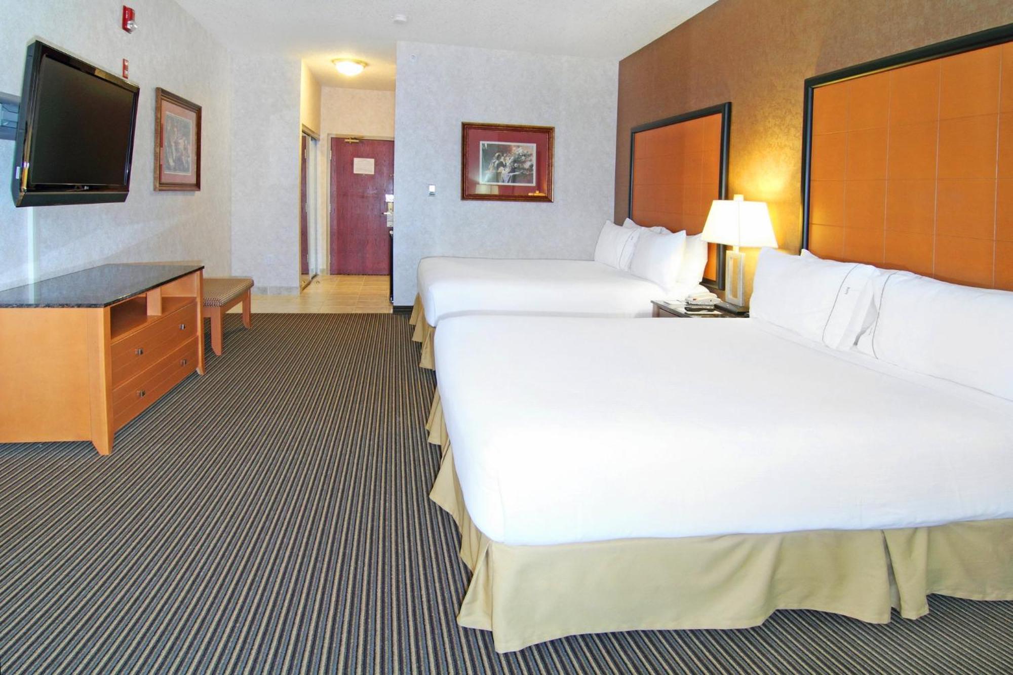 Holiday Inn Express Calgary South By Ihg Екстериор снимка