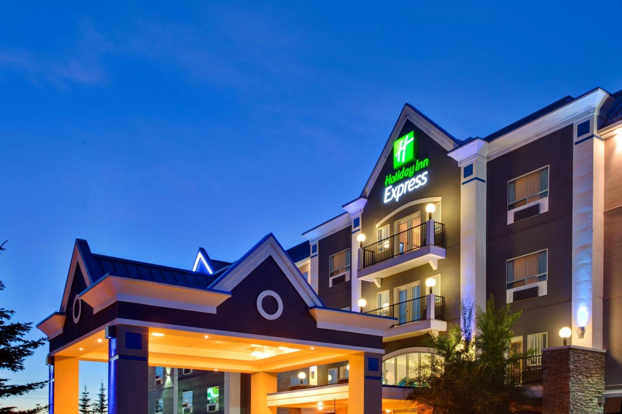 Holiday Inn Express Calgary South By Ihg Екстериор снимка