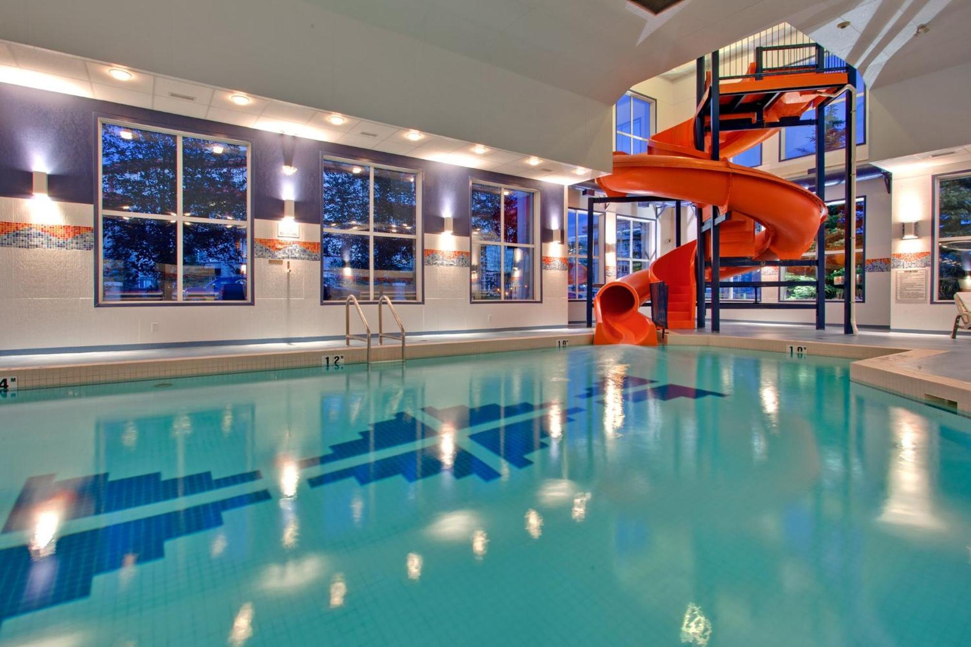 Holiday Inn Express Calgary South By Ihg Екстериор снимка