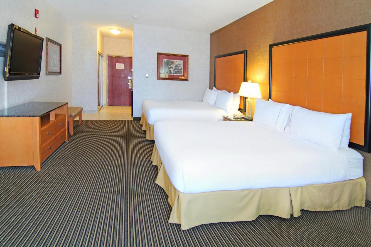 Holiday Inn Express Calgary South By Ihg Екстериор снимка