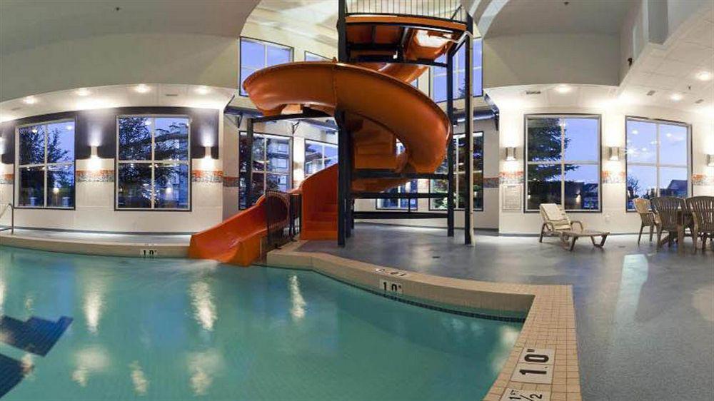 Holiday Inn Express Calgary South By Ihg Екстериор снимка